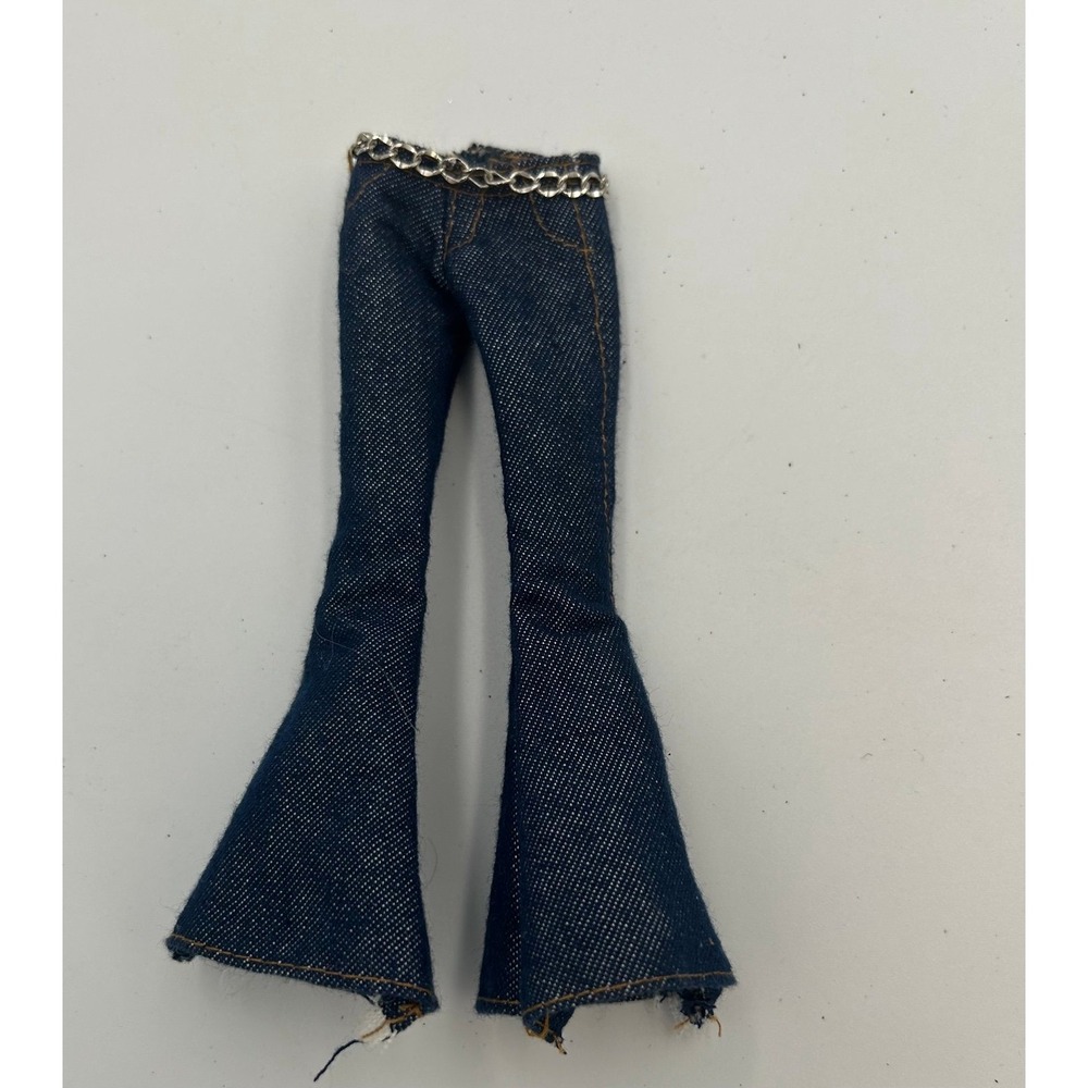 Bratz Flashback Fever Yasmin denim jeans chain belt
